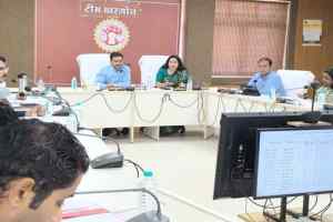 सम्भागायुक्त के स्पष्ठ निर्देश जनसुनवाई, सीएम हेल्पलाइन और एलएसके पर प्राप्त आवेदनों का समाधान सर्वोच्च प्राथमिकता रखें