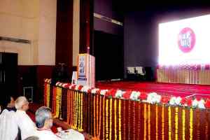 पुस्तकीय ज्ञान के साथ समसामयिक जानकारी जरूरी : राज्यपाल श्री पटेल