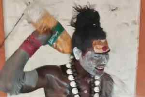 उज्जैन के गढ़कालिका मंदिर में किन्नर साध्वी का हंगामा, पुजारी महासंघ ने उठाई FIR की मांग