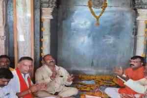 भोजशाला में गूंजा हनुमान चालीसा पाठ, मां वाग्देवी की मूर्ति वापसी का इंतजार तेज