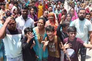 इंदौर में पानी को लेकर फूटा गुस्सा, सड़क पर उतरे लोग, ‘पानी दो’ के नारों से गूंजा शहर