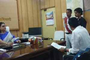 उमरिया जिला अस्पताल विवाद: सिविल सर्जन पर युवक के गंभीर आरोप, कलेक्टर ने बनाई जांच टीम