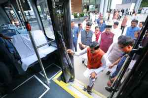 मोहन कैबिनेट की ऐतिहासिक बैठक: जगदीशपुर में 9 अहम विधेयकों को मंजूरी, ई-बस से पहुंचे मुख्यमंत्री और सभी मंत्री